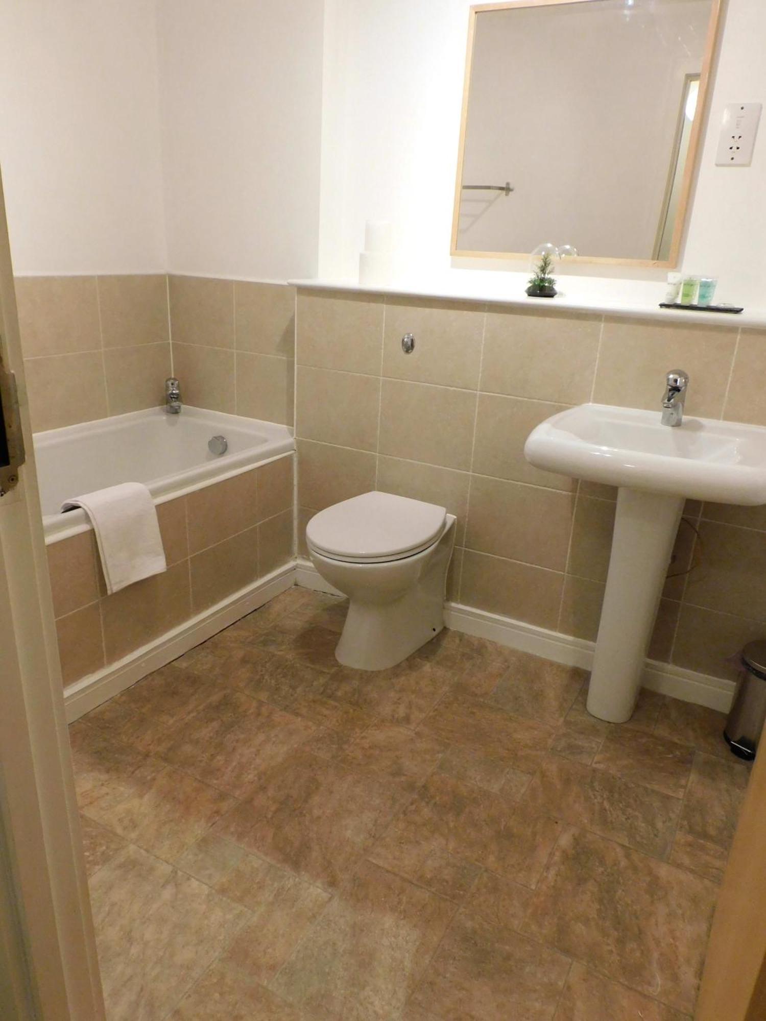 Fabulous 2 Bed Apt 10 Mins From City Centre Glasgow Exterior photo